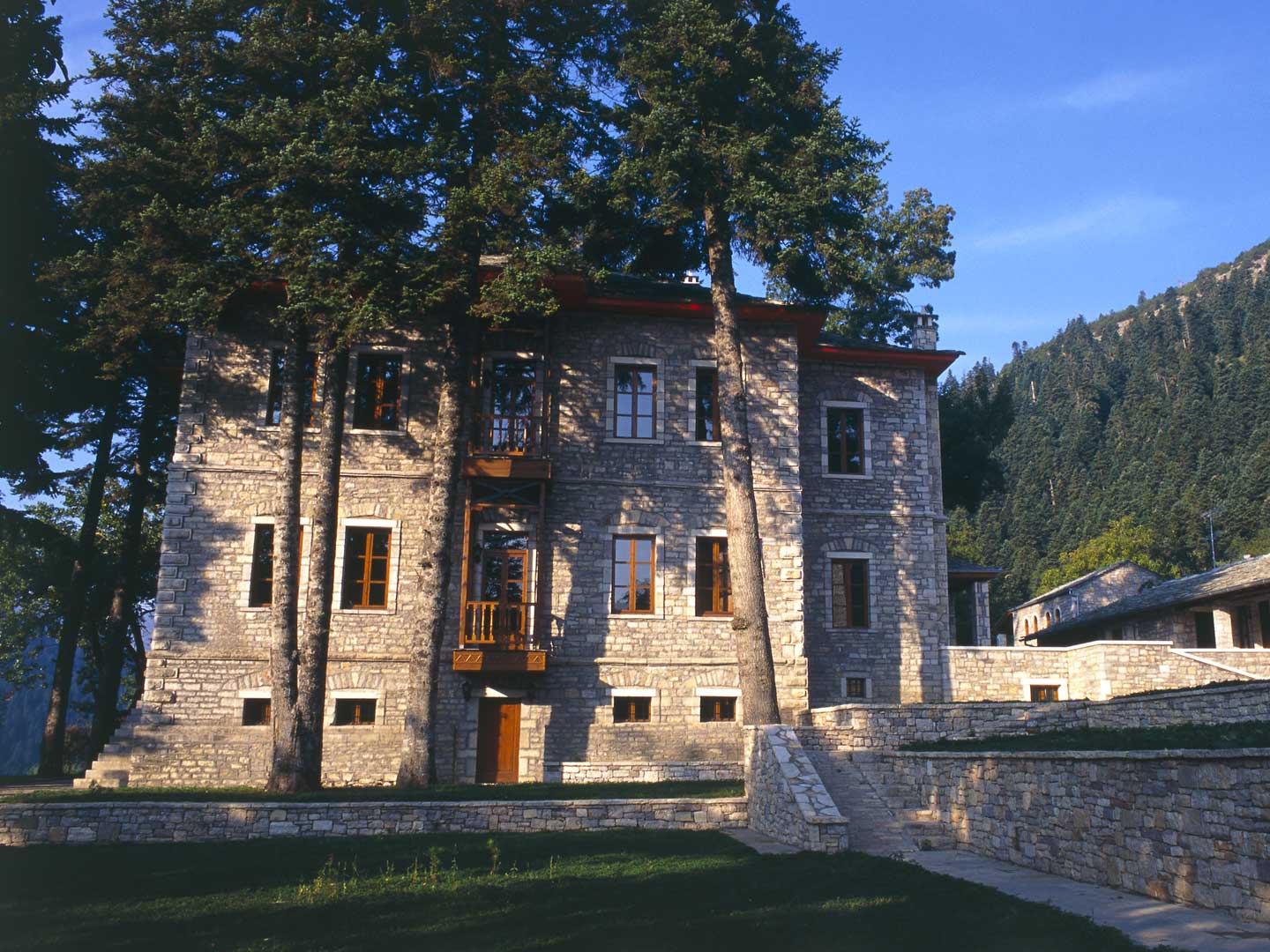 Chatzigaki Manor Hotel in mainland Greece Chatzigaki Manor Hotel