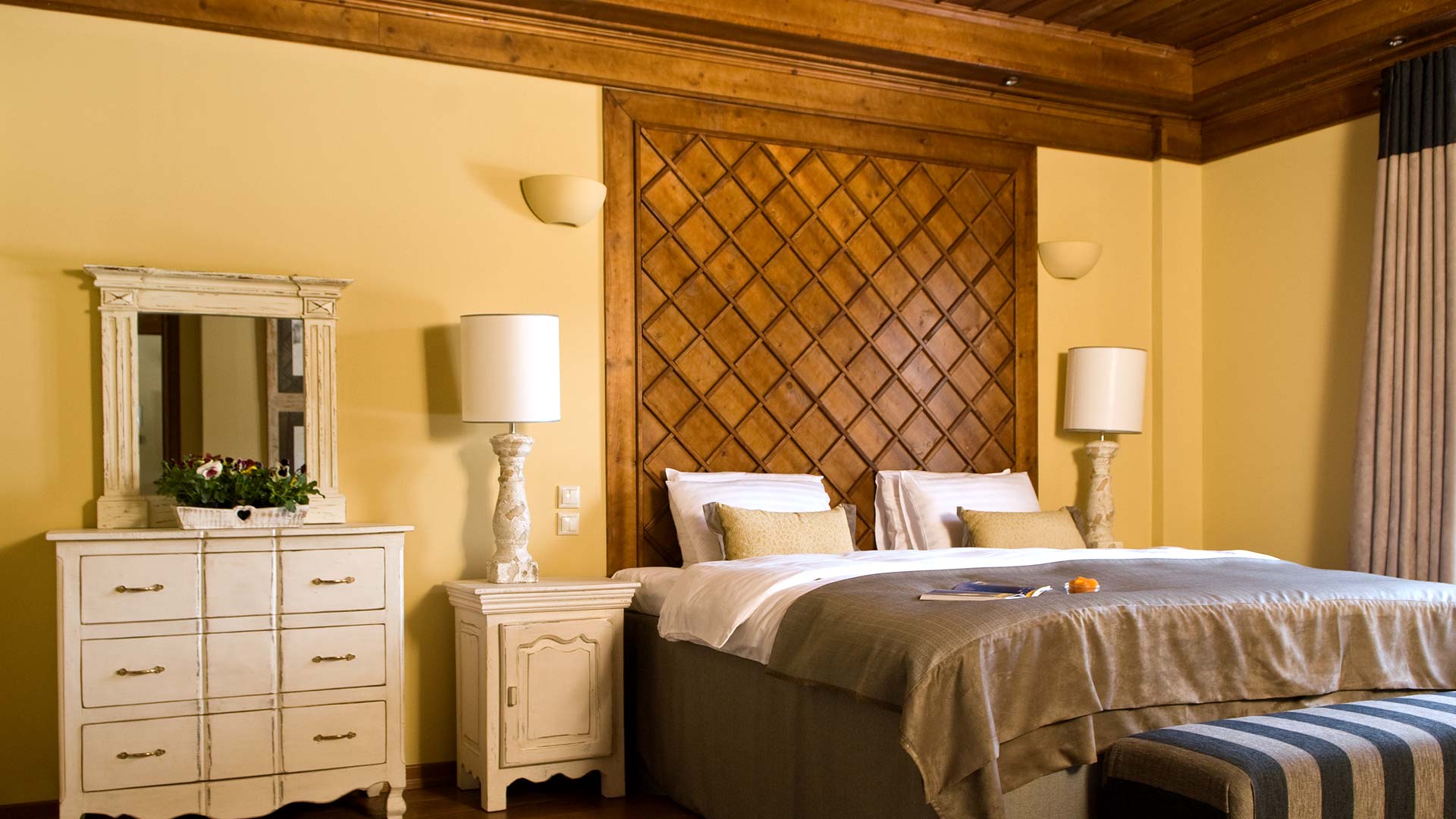 Superior Suite - Honeymoon Suite at the Chatzigaki Manor Mountain Resort