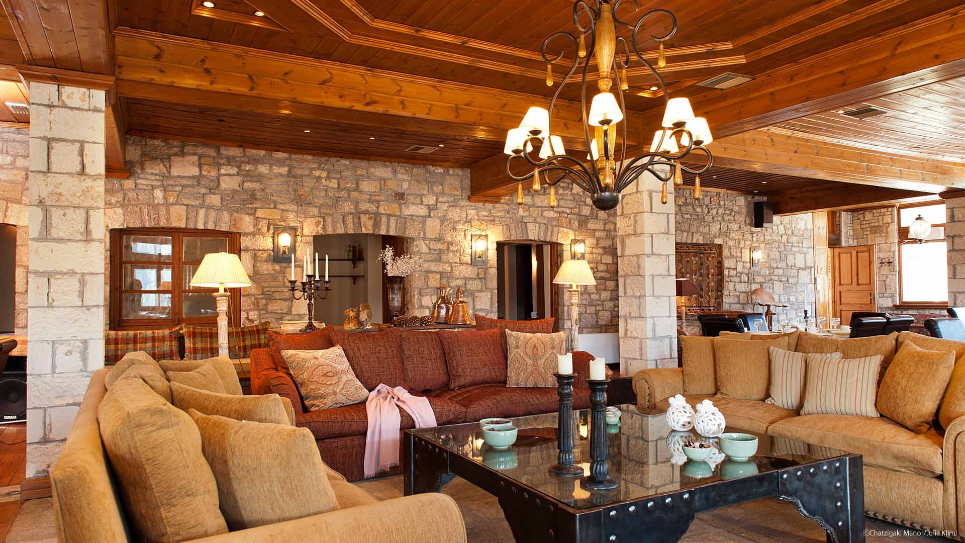 Bar Lounge & Restaurant at Chatzigaki Manor Hotel - Pertouli