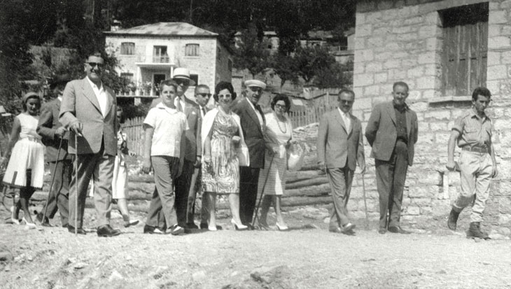 Commemorative family photo at Pertouli